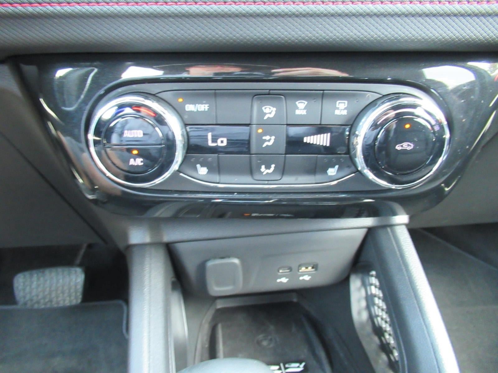 Used 2024 Chevrolet TrailBlazer RS w/ Convenience Package AWD/4WD image 30