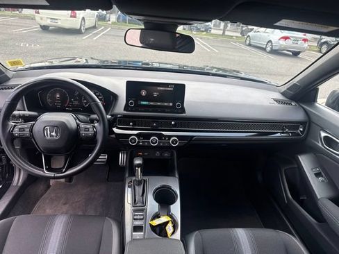 Used 2023 Honda Civic Sport image 15