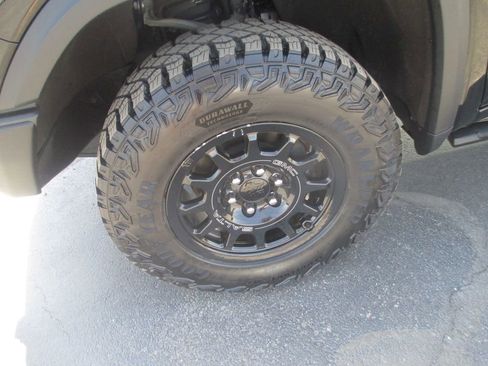 Used 2024 GMC Sierra 1500 AT4X w/ AT4X AEV Edition AWD/4WD image 15