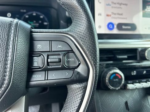 Used 2025 Toyota Tacoma TRD Off-Road AWD/4WD image 21