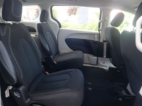 Used 2023 Chrysler Voyager LX FWD image 39