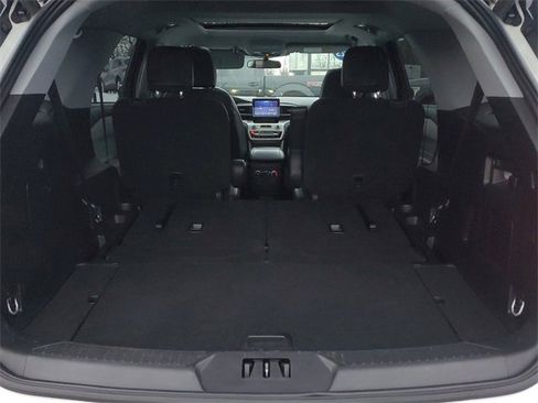 Certified 2023 Ford Explorer XLT w/ Equipment Group 202A image 6