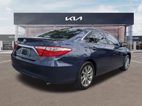 Used 2017 Toyota Camry XLE image 4