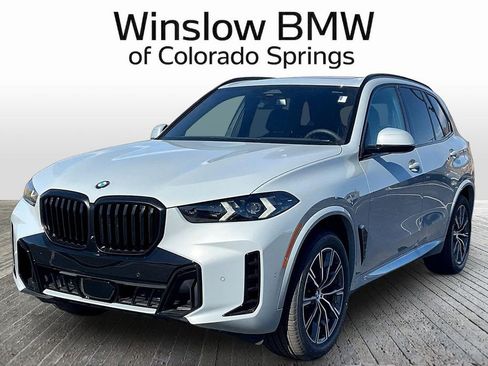 New 2026 BMW X5 xDrive40i w/ M Sport Package AWD/4WD image 2