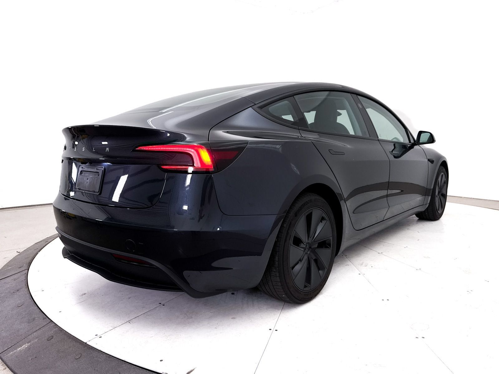 Used 2024 Tesla Model 3 Long Range RWD image 17