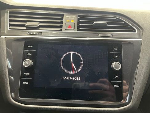 Certified 2024 Volkswagen Tiguan SEL R-Line image 19
