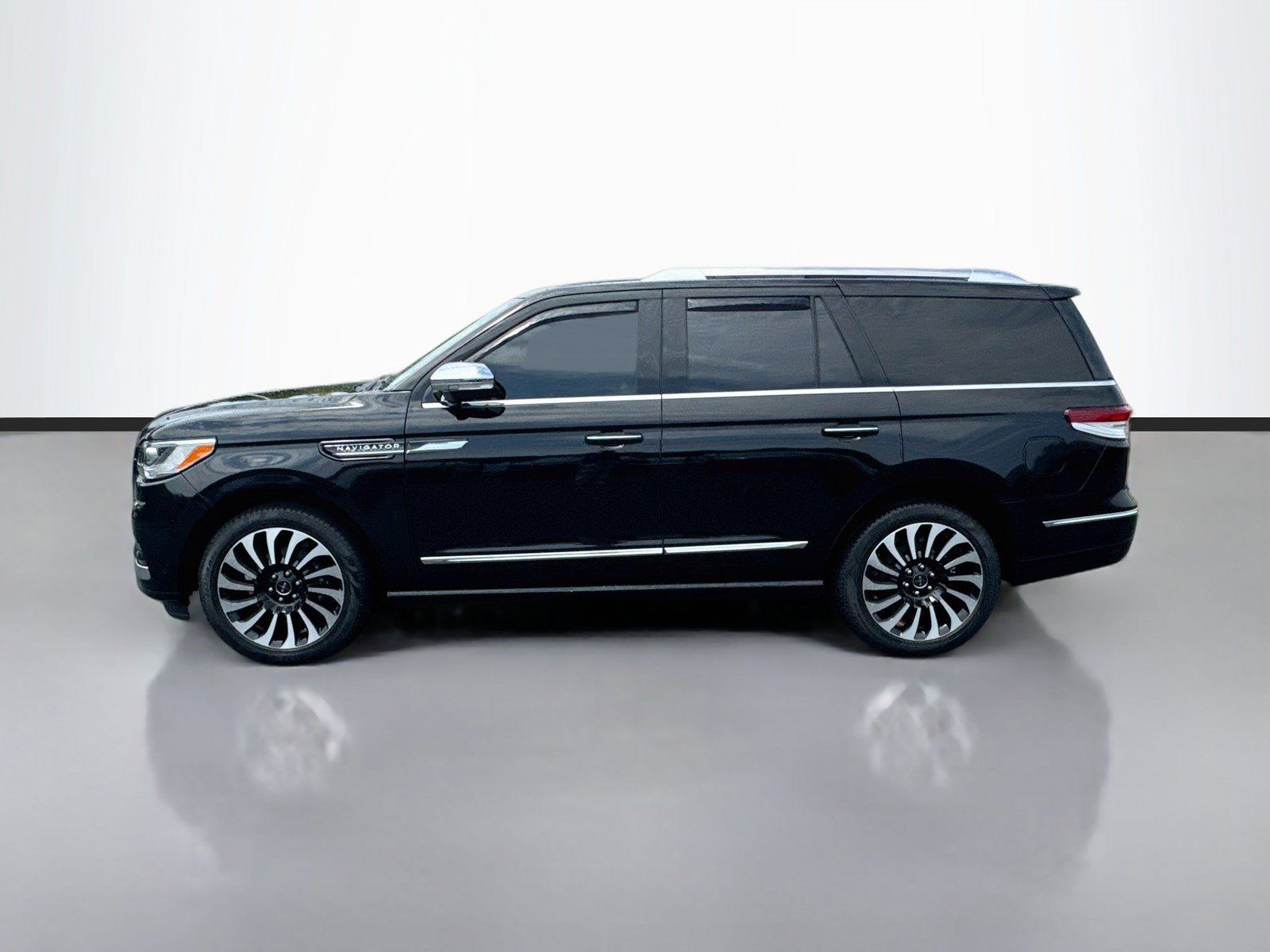 Used 2022 Lincoln Navigator Black Label AWD/4WD image 4