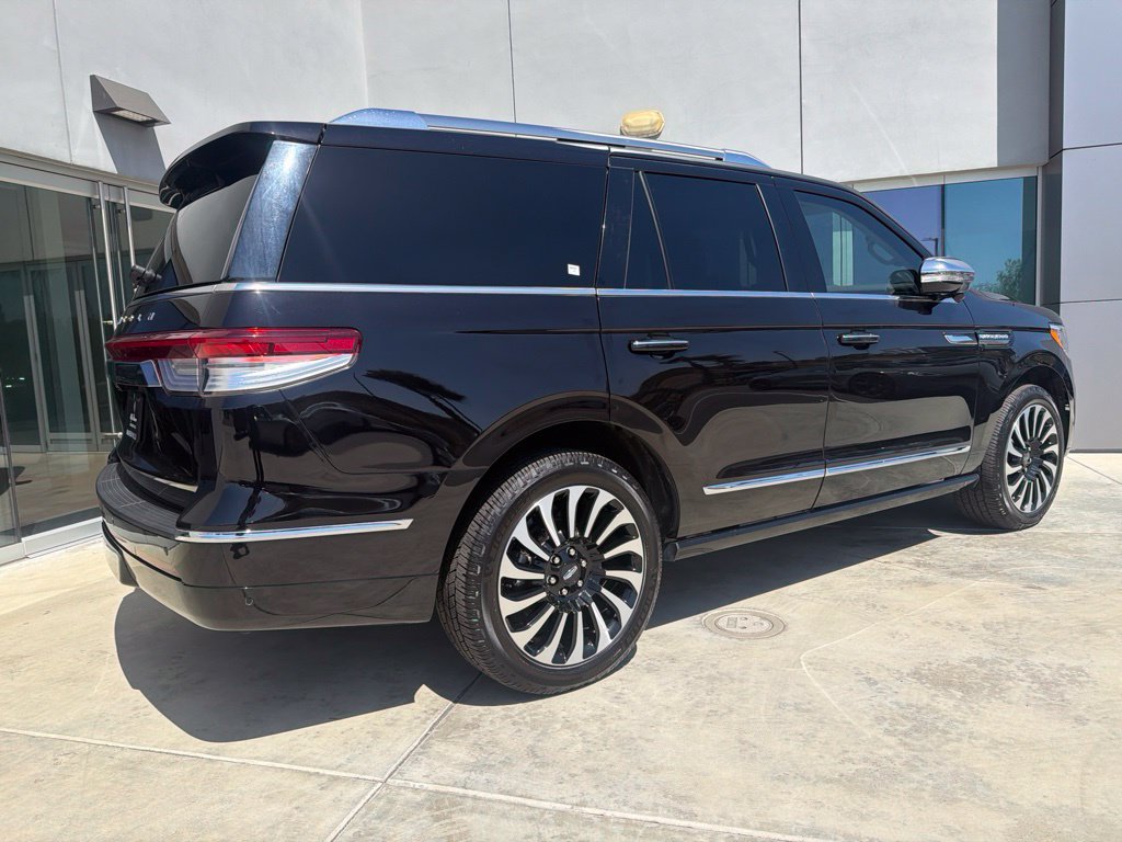Used 2024 Lincoln Navigator Black Label AWD/4WD image 7