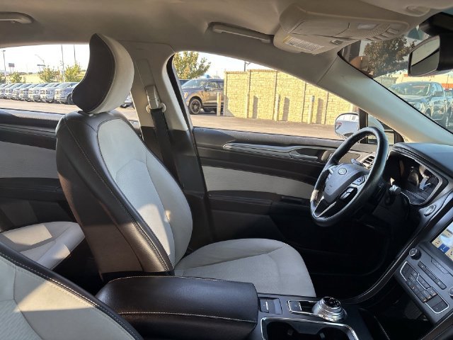 Used 2019 Ford Fusion SE w/ Equipment Group 151A FWD image 17