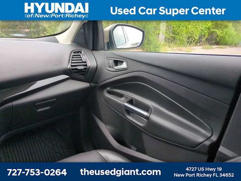 Used 2017 Ford Escape Titanium w/ Equipment Group 301A AWD/4WD image 18