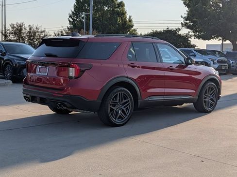 Used 2025 Ford Explorer ST AWD/4WD image 6