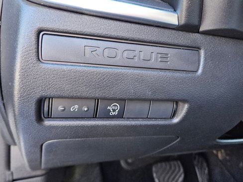 Used 2024 Nissan Rogue S image 26