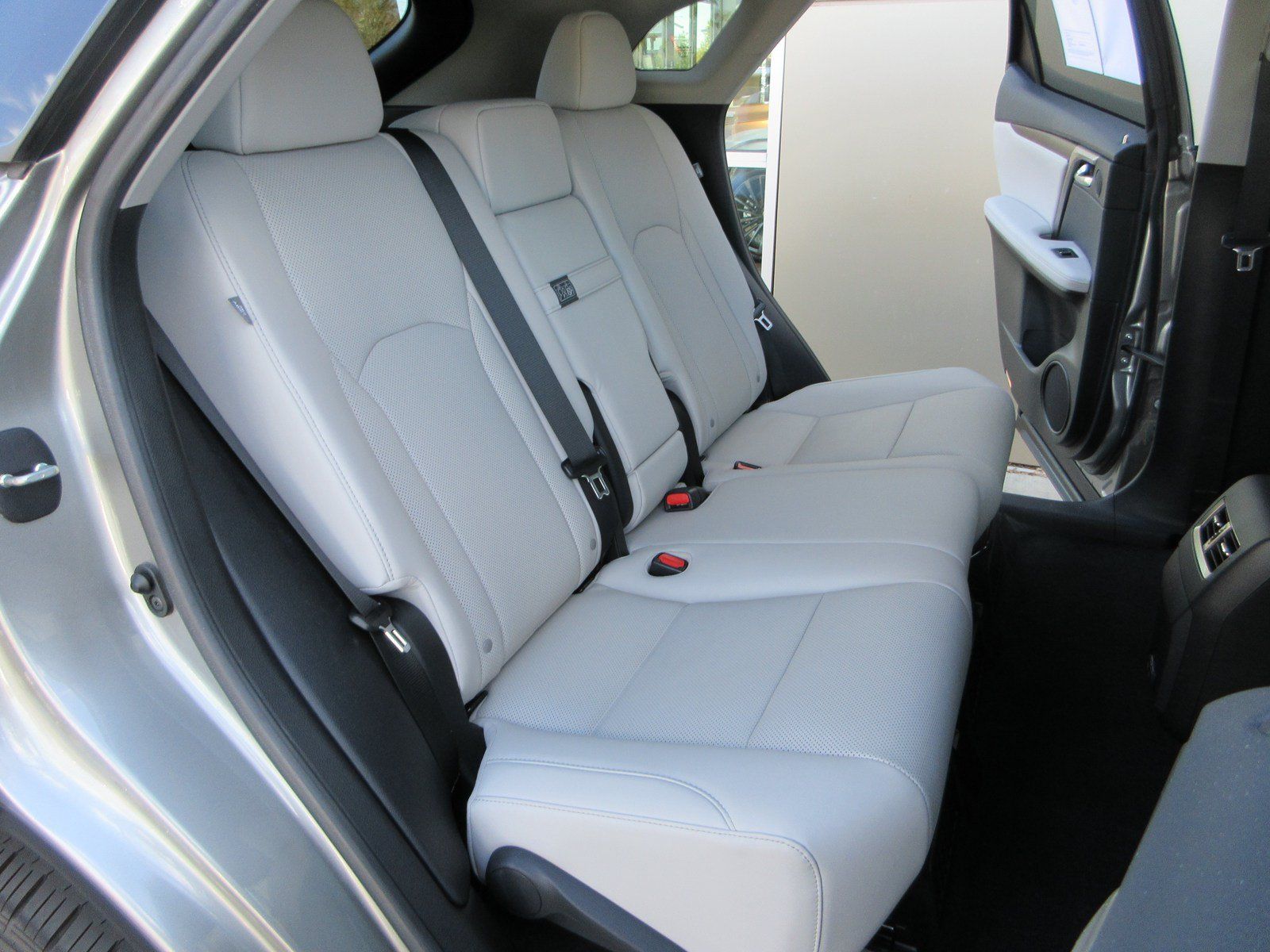 Used 2022 Lexus RX 450h AWD w/ Premium Package image 19