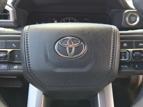 Used 2025 Toyota 4Runner SR5 RWD image 28