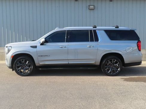 Used 2023 GMC Yukon XL Denali w/ LPO, Floor Liner Package AWD/4WD image 9