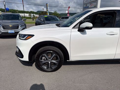 Used 2025 Honda HR-V EX-L image 11