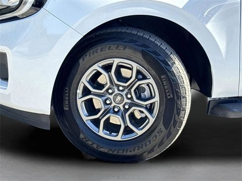 Used 2025 Ford Expedition Active image 41