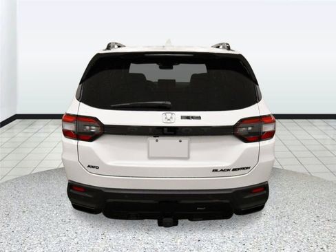 New 2026 Honda Pilot Black Edition image 4