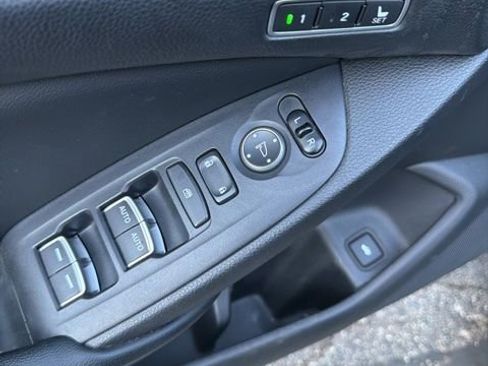 Used 2018 Honda Accord EX-L image 10