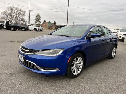 Used 2015 Chrysler 200 Limited image 5