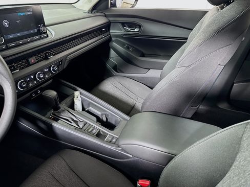 Used 2025 Honda Accord SE image 21