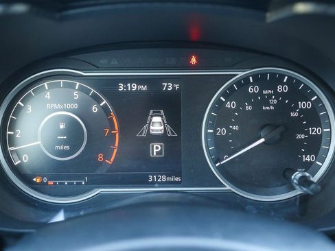 Used 2025 Nissan Versa SV w/ Trunk Package FWD image 21