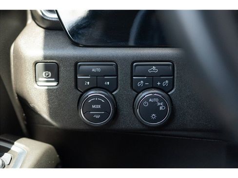 Used 2025 Chevrolet Silverado 1500 LT AWD/4WD image 12