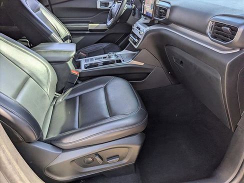 Used 2023 Ford Explorer XLT w/ Equipment Group 202A image 19