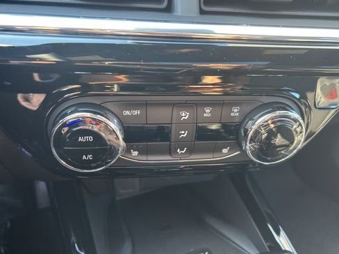 New 2026 Chevrolet Trax RS w/ Sunroof Package FWD image 26
