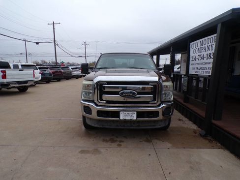Used 2011 Ford F250 XLT w/ XLT Interior Pkg image 2