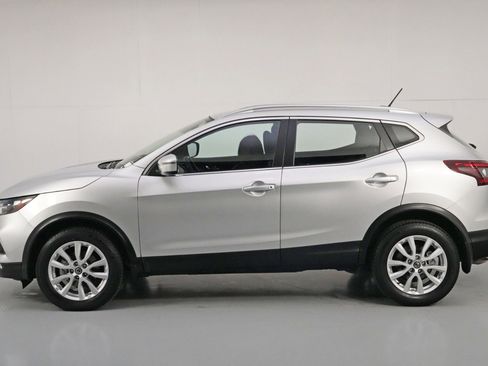 Used 2022 Nissan Rogue Sport SV image 45