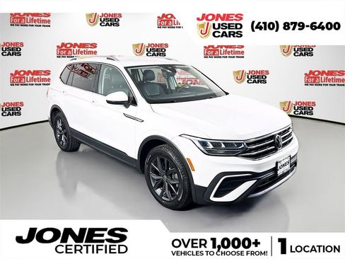 Used 2022 Volkswagen Tiguan SE AWD/4WD image 1