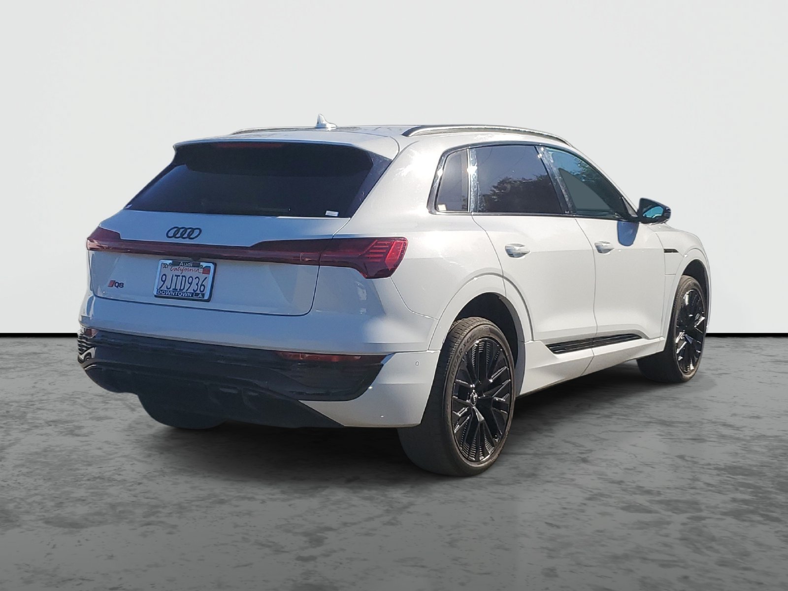 Used 2024 Audi Q8 e-tron Prestige AWD/4WD image 4