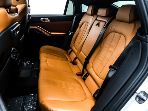Used 2022 BMW X6 xDrive40i w/ M Sport Package image 8