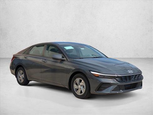 New 2026 Hyundai Elantra SE image 6