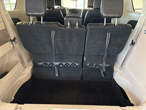 Used 2023 Chrysler Pacifica Touring-L image 22