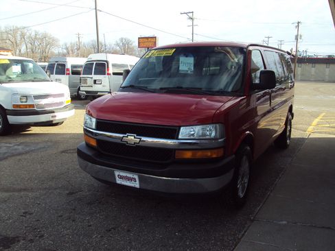 Used 2013 Chevrolet Express 1500 LT w/ LT Preferred Equipment Group image 4
