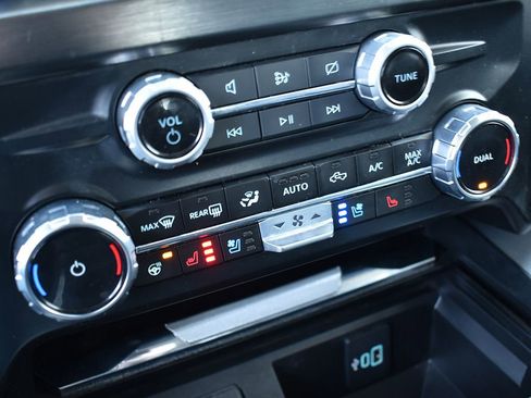 Used 2023 Ford F250 Lariat w/ Chrome Package image 24