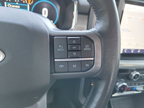 Used 2022 Ford F150 Lariat w/ Trailer Tow Package image 18