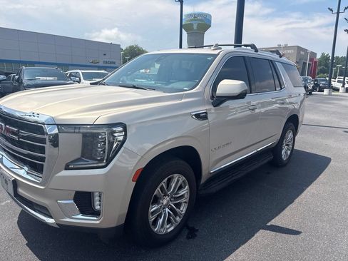 Used 2021 GMC Yukon SLT w/ SLT Luxury Plus Package AWD/4WD image 3