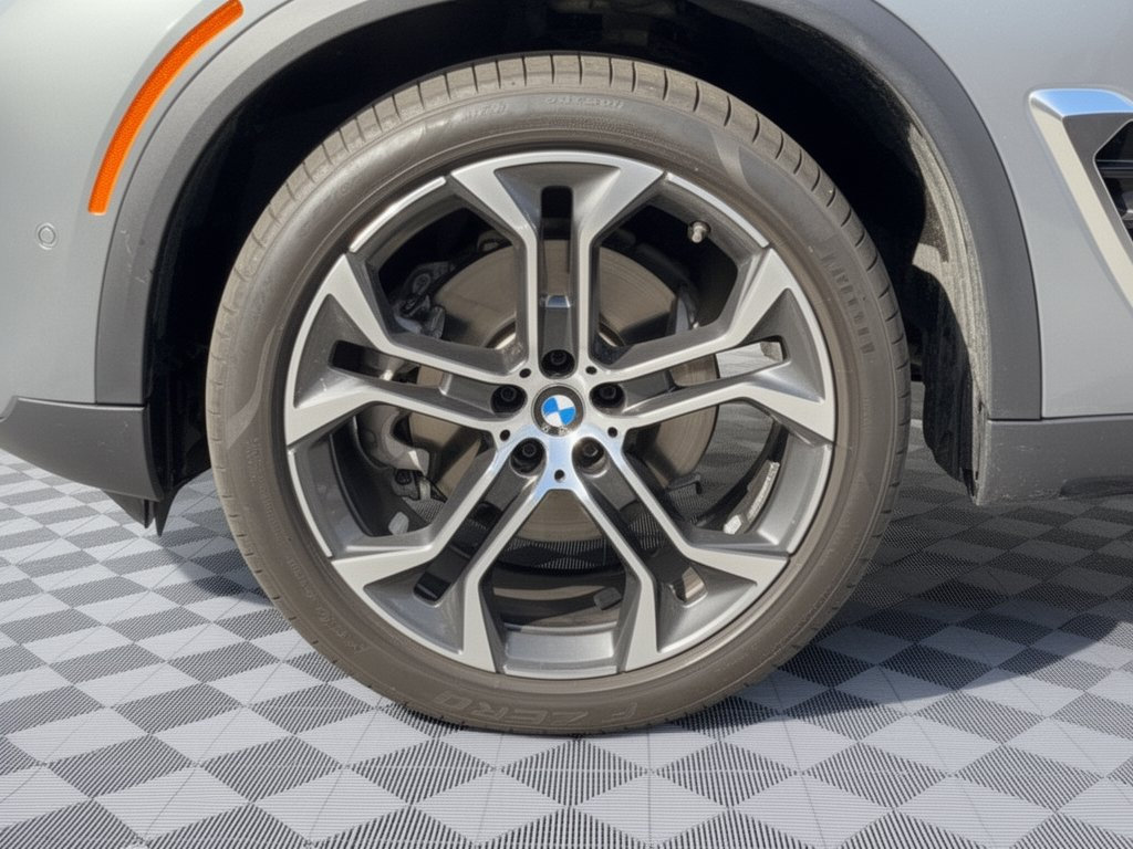 Used 2026 BMW X5 xDrive40i AWD/4WD image 13