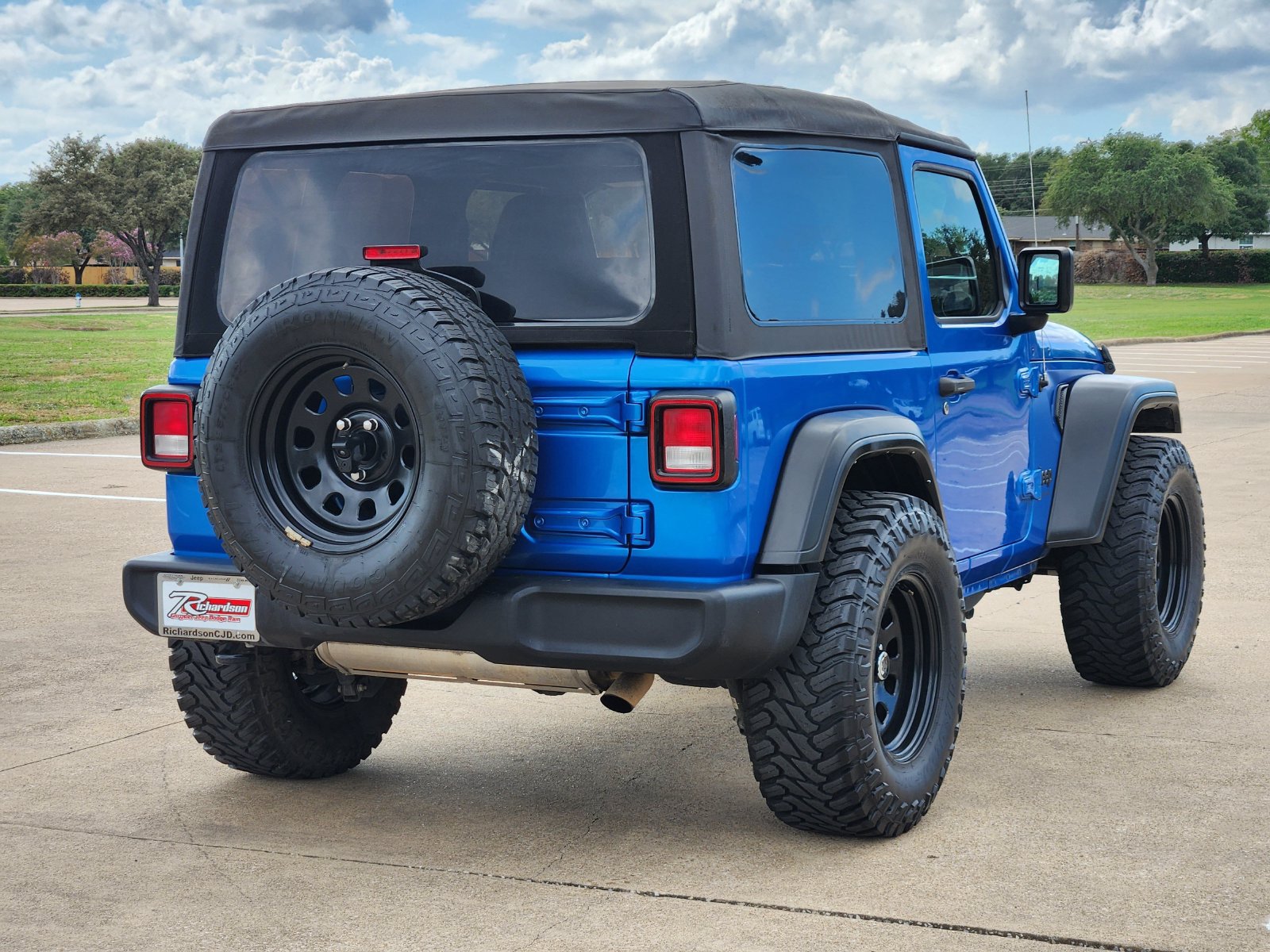 Used 2022 Jeep Wrangler Sport AWD/4WD image 6