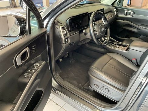 Used 2021 Kia Sorento S image 9