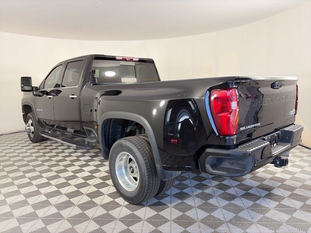 Used 2022 Chevrolet Silverado 3500 High Country AWD/4WD image 5