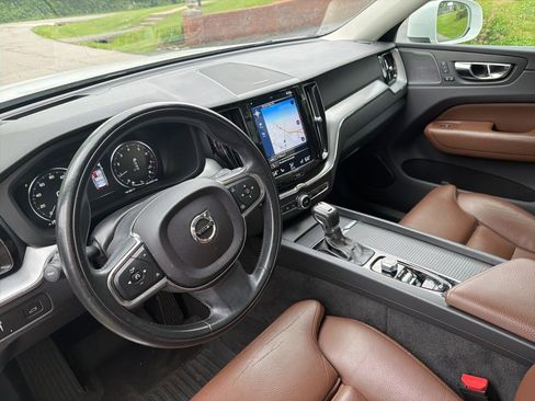 Used 2019 Volvo XC60 T5 Momentum w/ Protection Package Premier AWD/4WD image 20