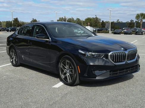 New 2026 BMW 530i xDrive w/ Premium Package image 2