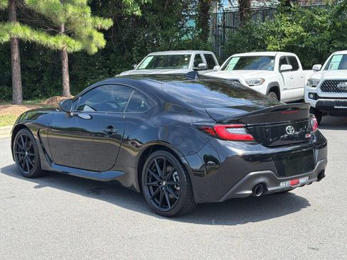 Used 2023 Toyota GR86 Premium w/ ALL Weather Mat Package (TMS) RWD image 3