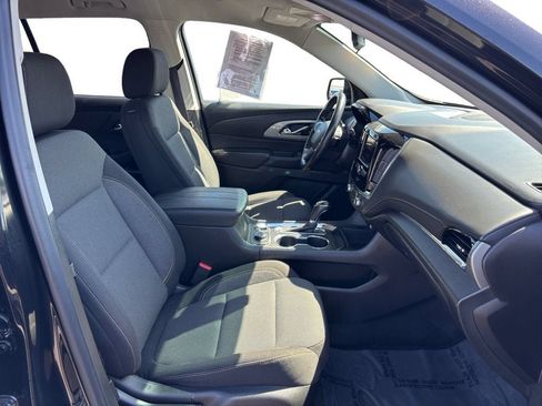 Used 2020 Chevrolet Traverse LT FWD image 17