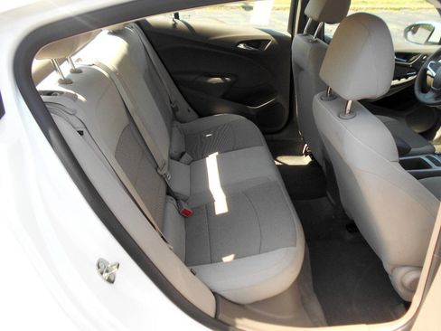 Used 2018 Chevrolet Cruze LS FWD image 20