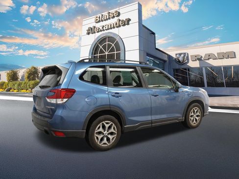 Used 2022 Subaru Forester Premium w/ Popular Package #3 AWD/4WD image 3